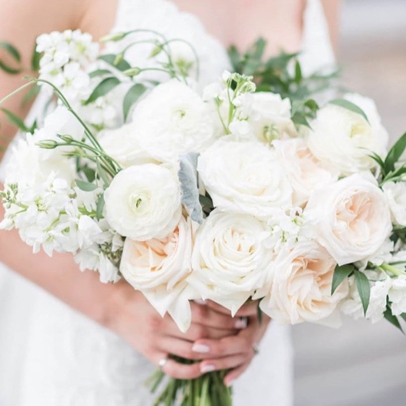 What Color Should My Bridal Bouquet Be?
