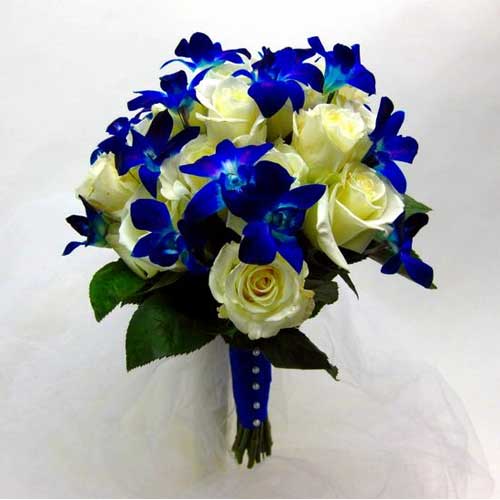 blue dendrobium=white roses bouquet