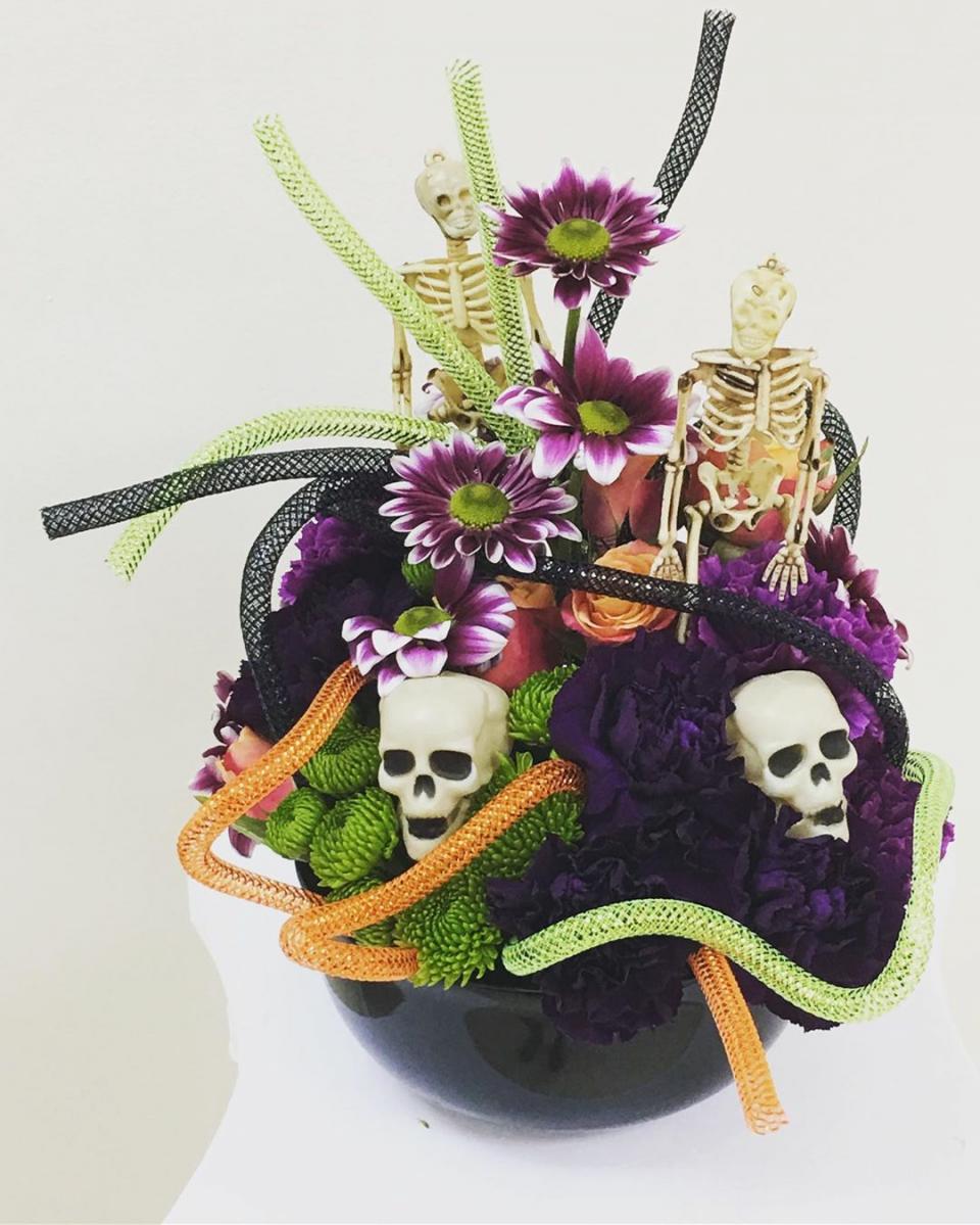 creative Halloween arrangement