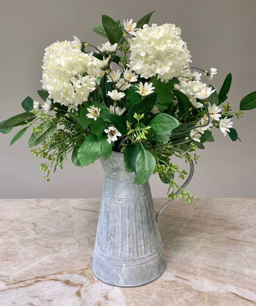 13 Farmhouse Flower Arrangement Ideas You Can Make Yourself