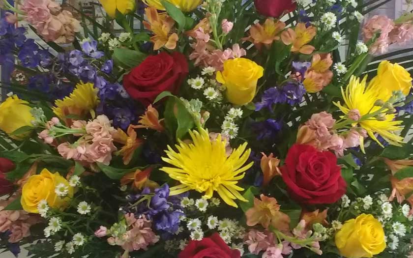 https://flowersfloralflorist.com/blog/wp-content/uploads/2023/01/colorful-flower-arrangement.jpg