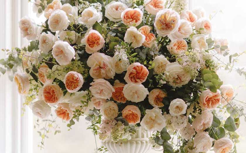 statement flower arrangment